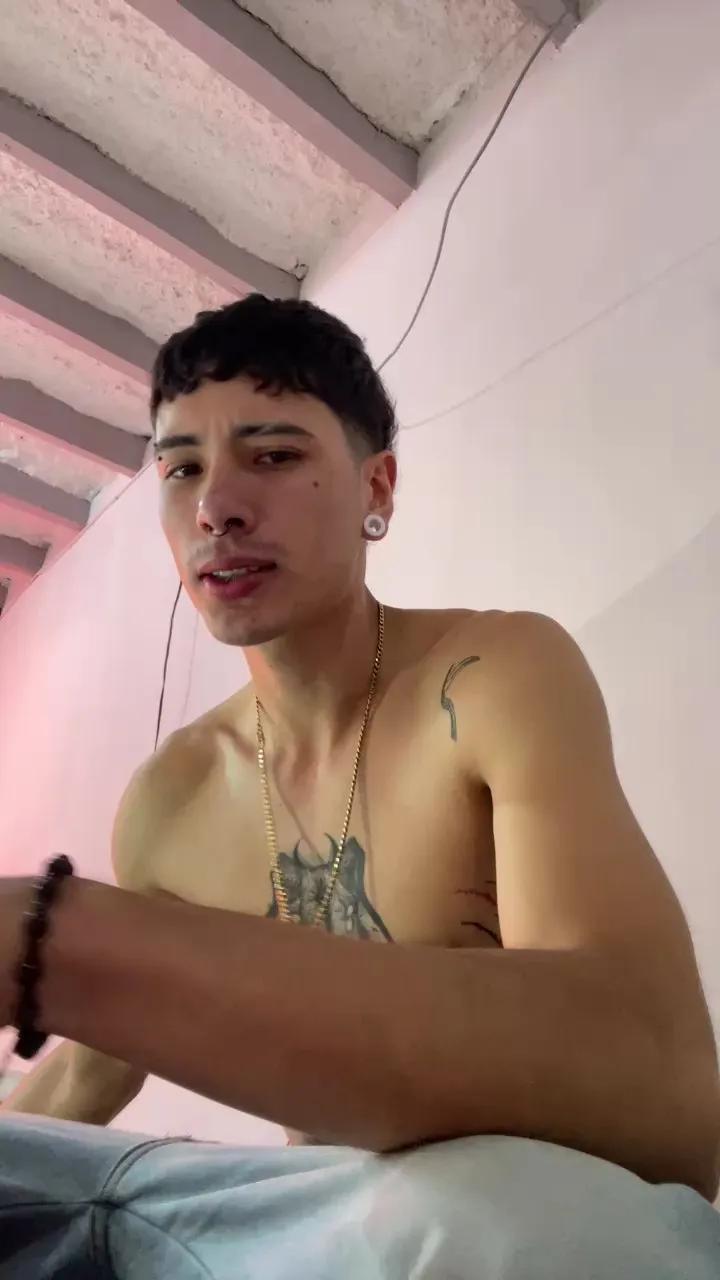 Offline Jimm66_ on Cam4