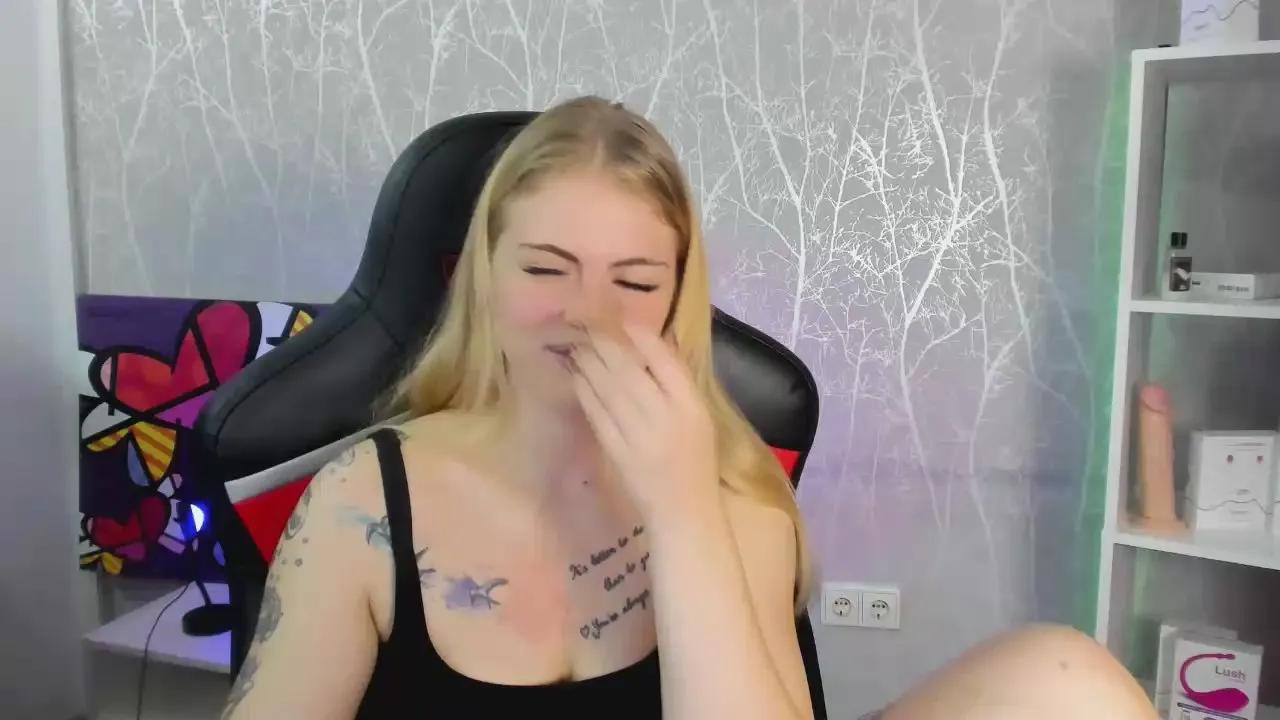 Jolly_Doll on Cam4 