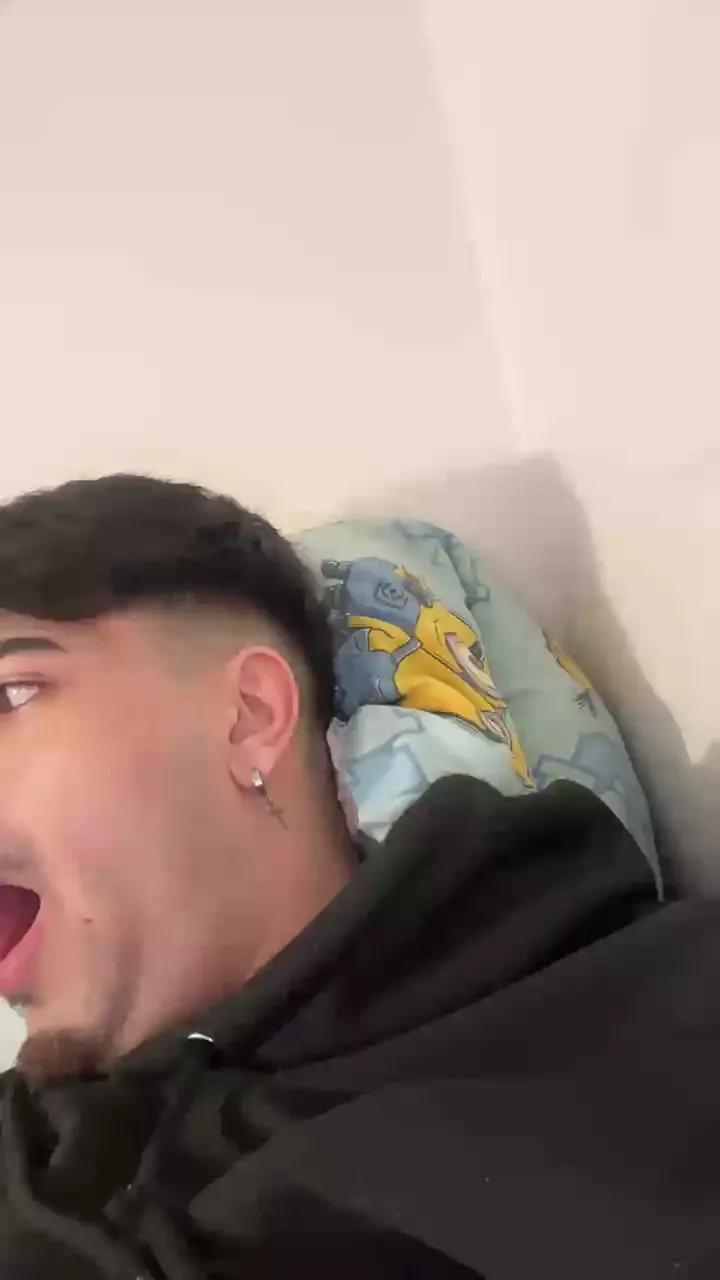 Offline Jovencitobcn21 on Cam4