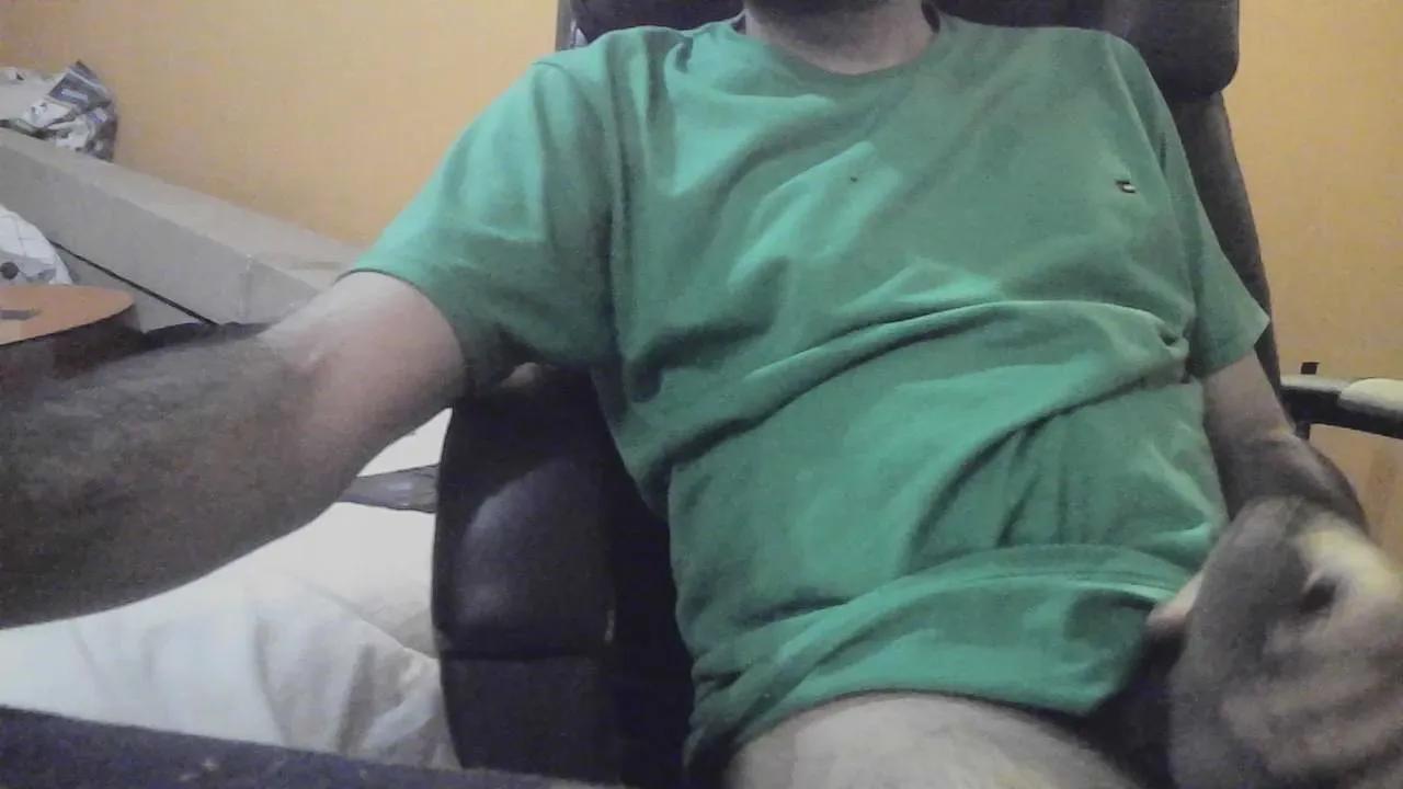 Offline juanro_ on Cam4