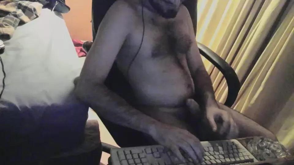 Offline juanro_ on Cam4