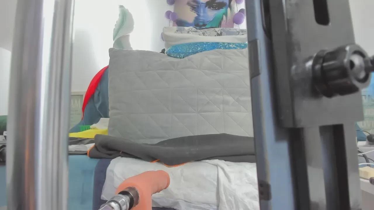 Offline karlahartlley on Cam4