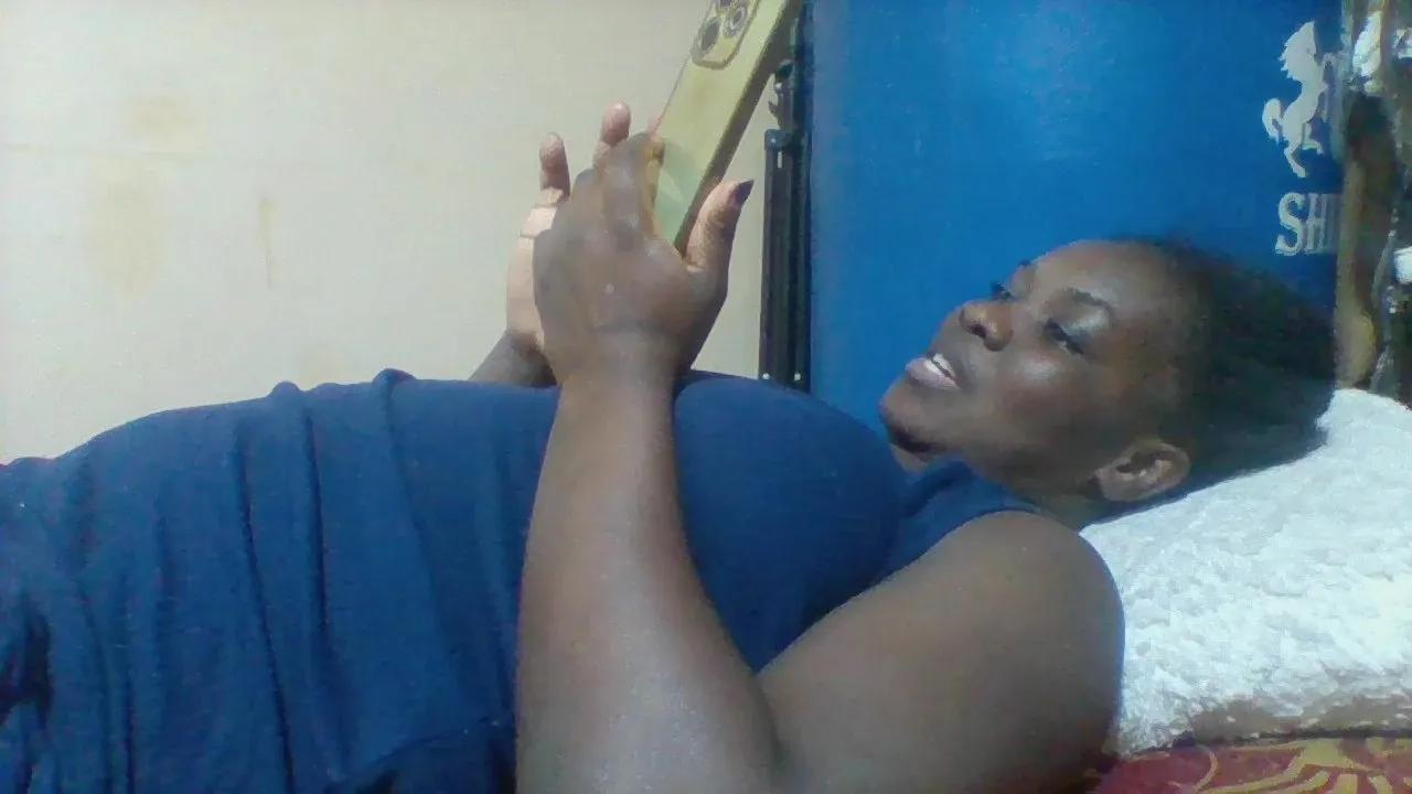 Kinkydiva1 on Cam4 