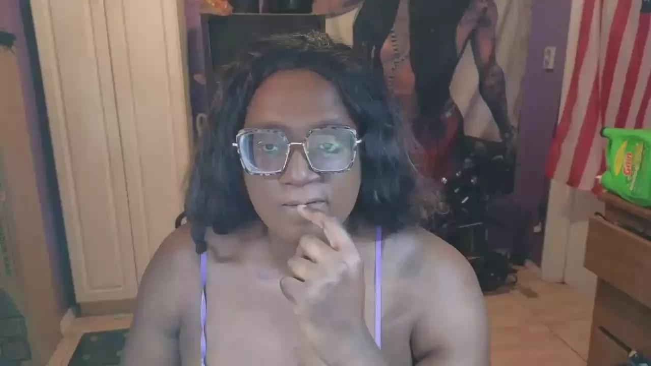Offline ladyblackbird on Cam4
