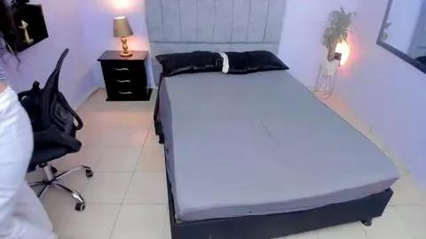 Lana_stone_ on Cam4 