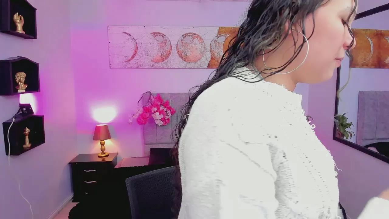 Lana_stone_ on Cam4 
