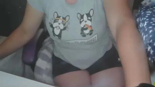 Larajustfu on Cam4 