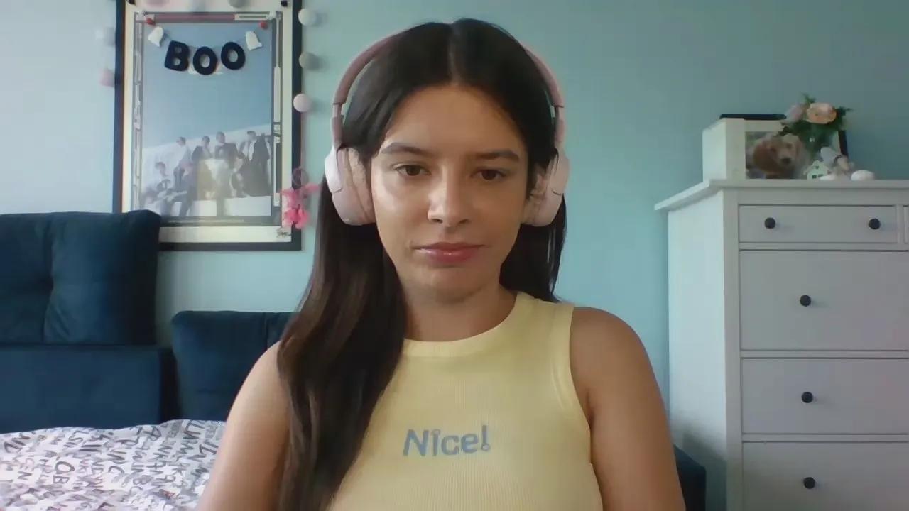 Offline LariceSweetgirl on Cam4