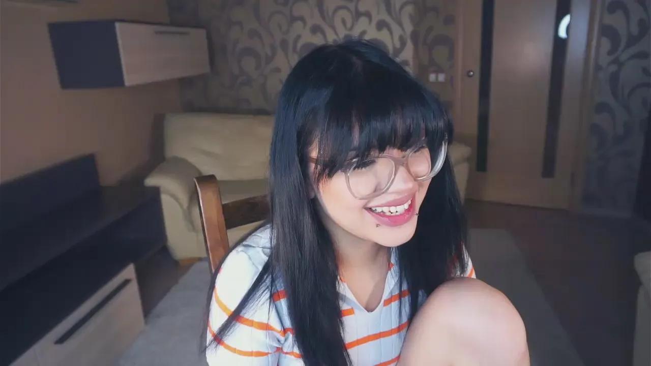 Offline LeandraBouma on Cam4