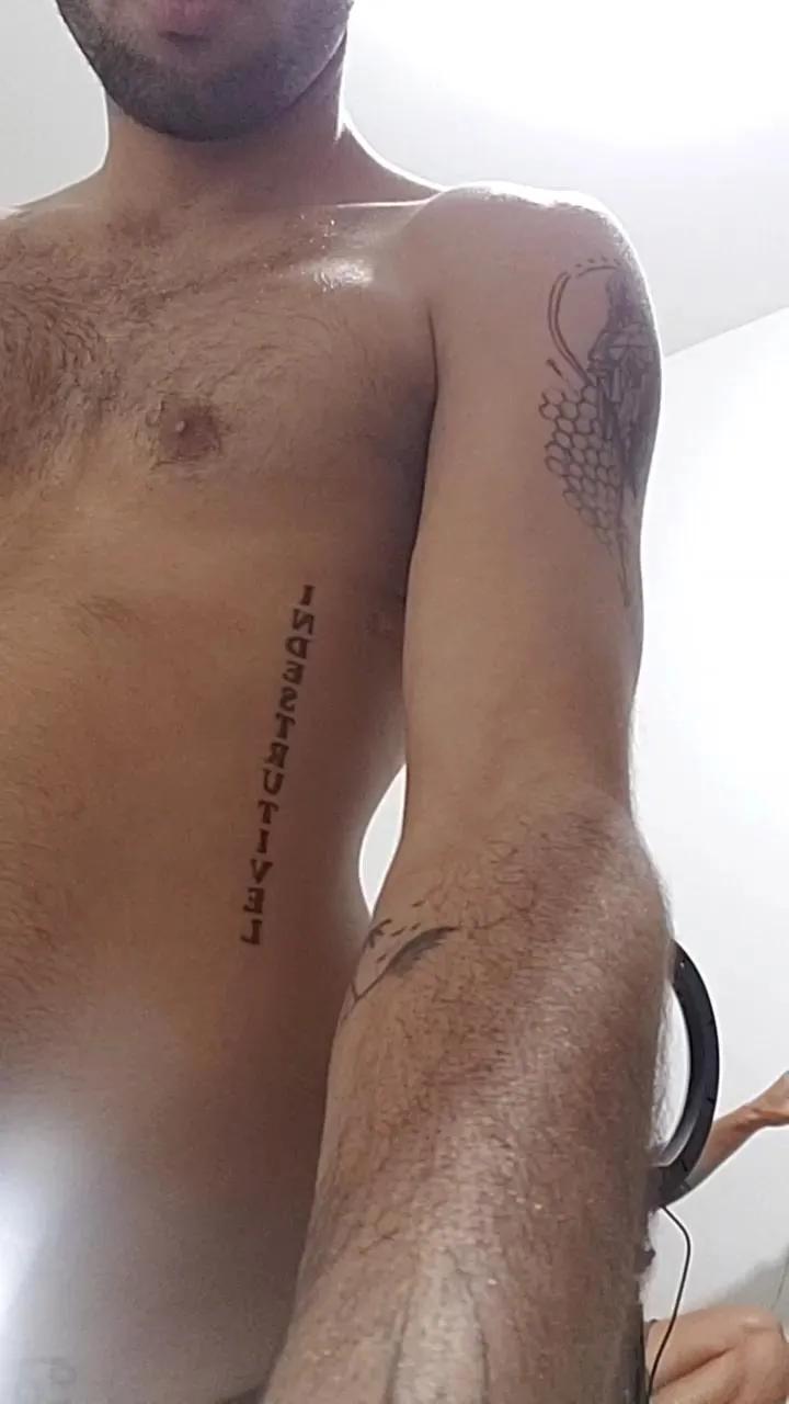 Offline Levi_Henrique on Cam4