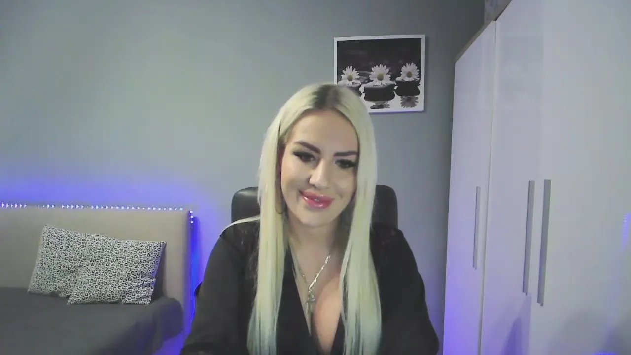 LeylaLuxe on Cam4 