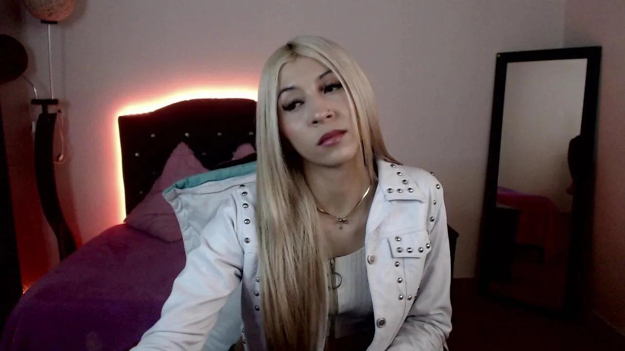 Offline Lia_baby on Cam4