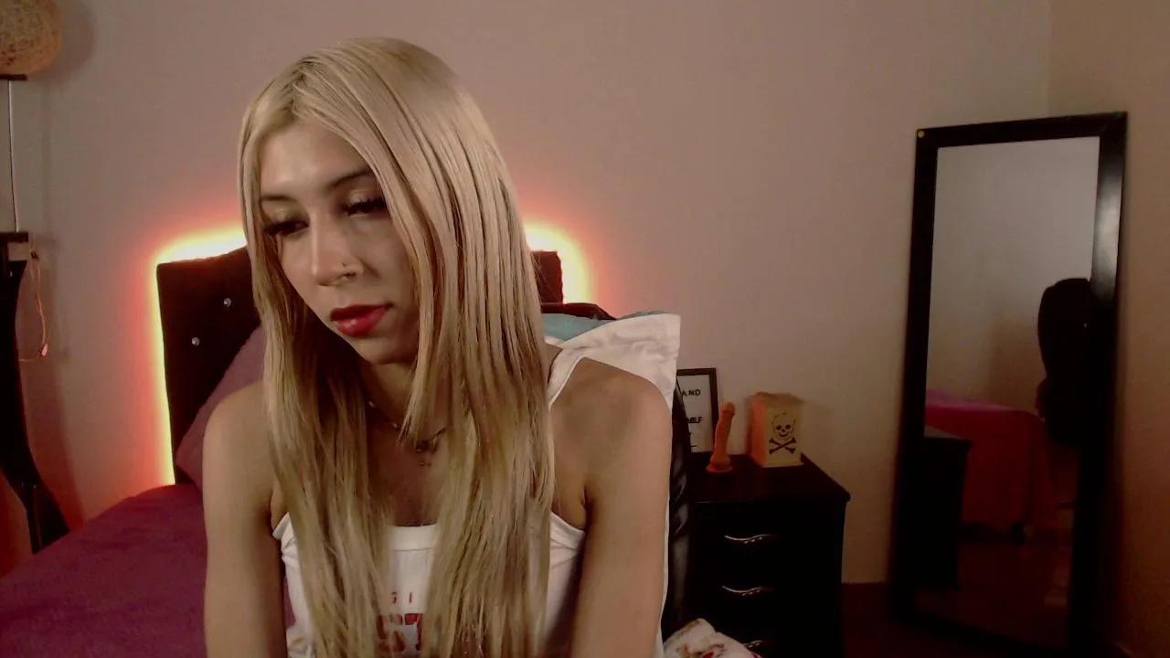 Offline Lia_baby on Cam4