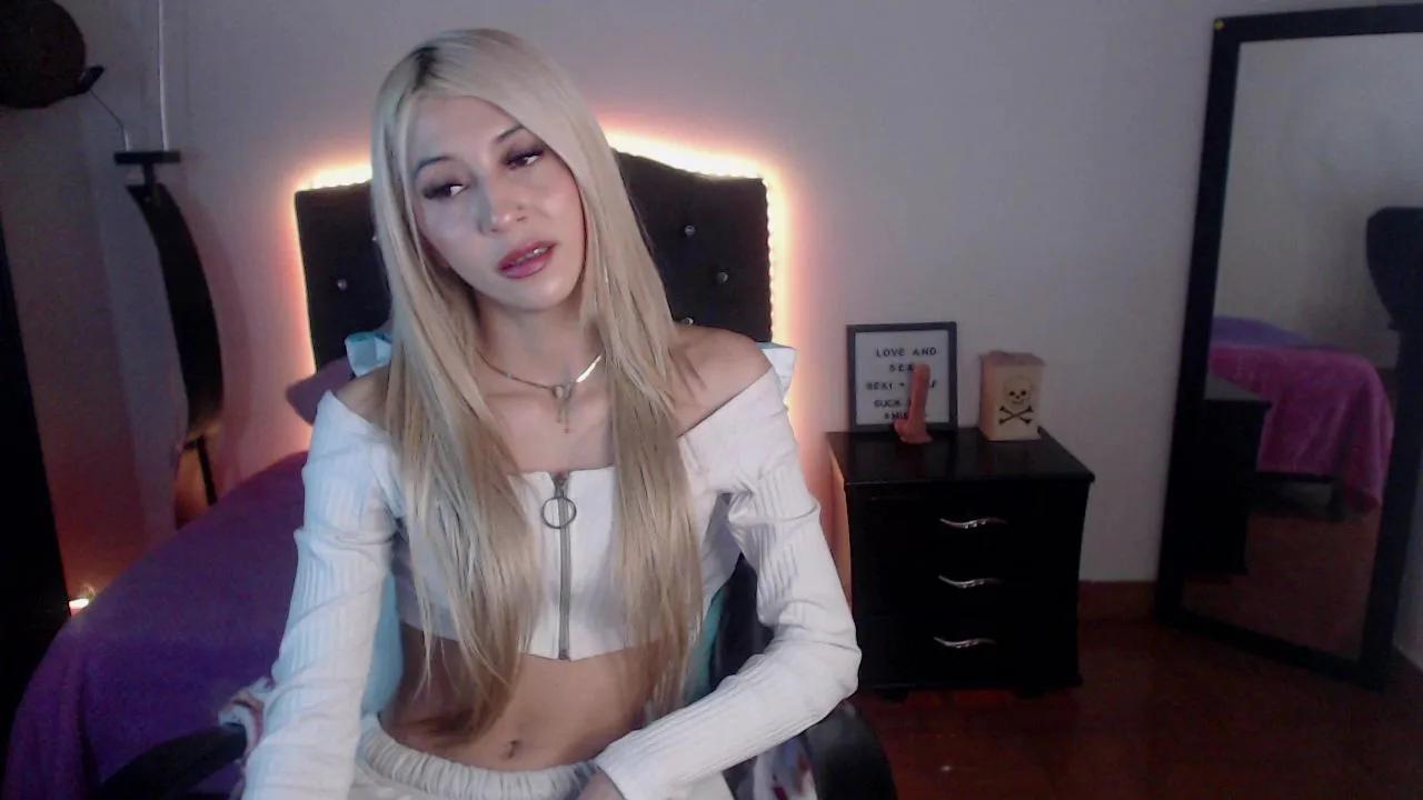 Offline Lia_baby on Cam4