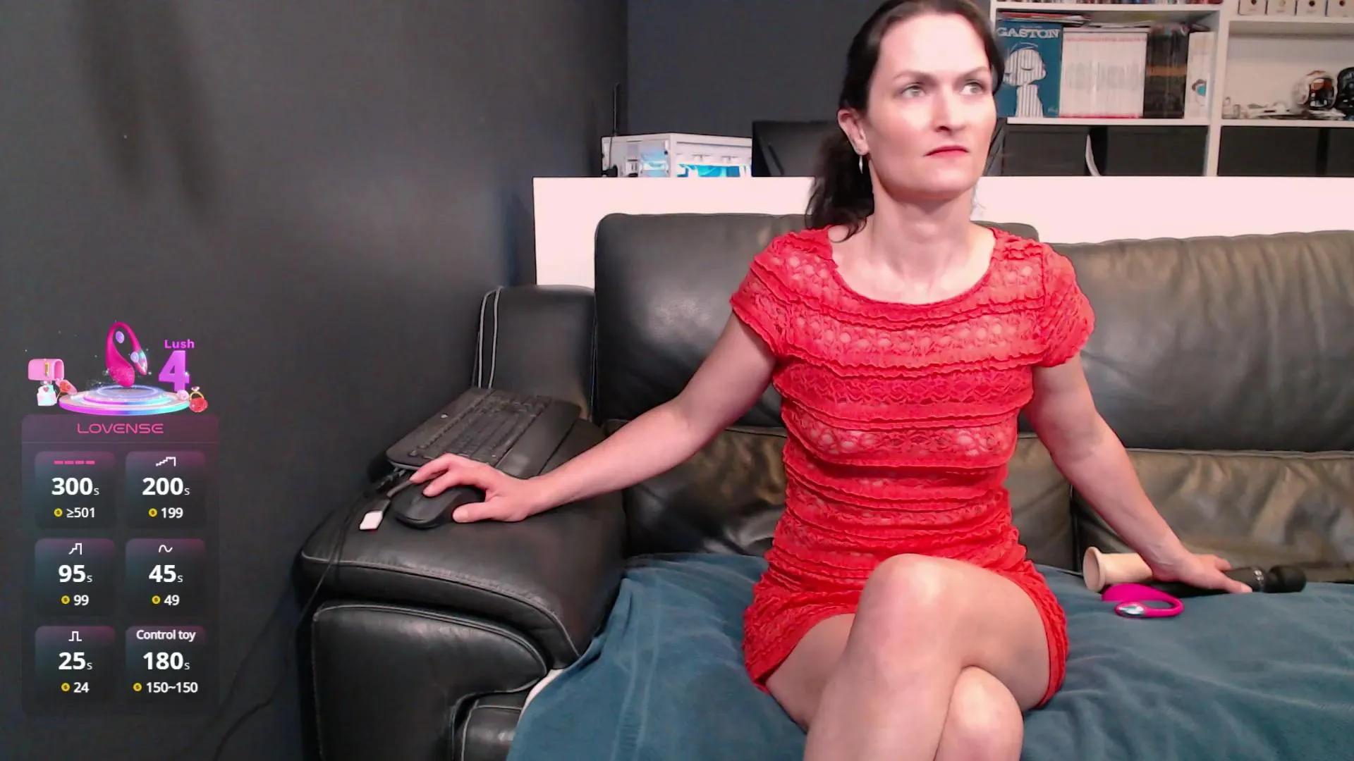 Lili_Bertine on Cam4 