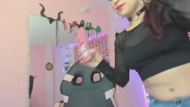 Offline littlecat_1 on Cam4