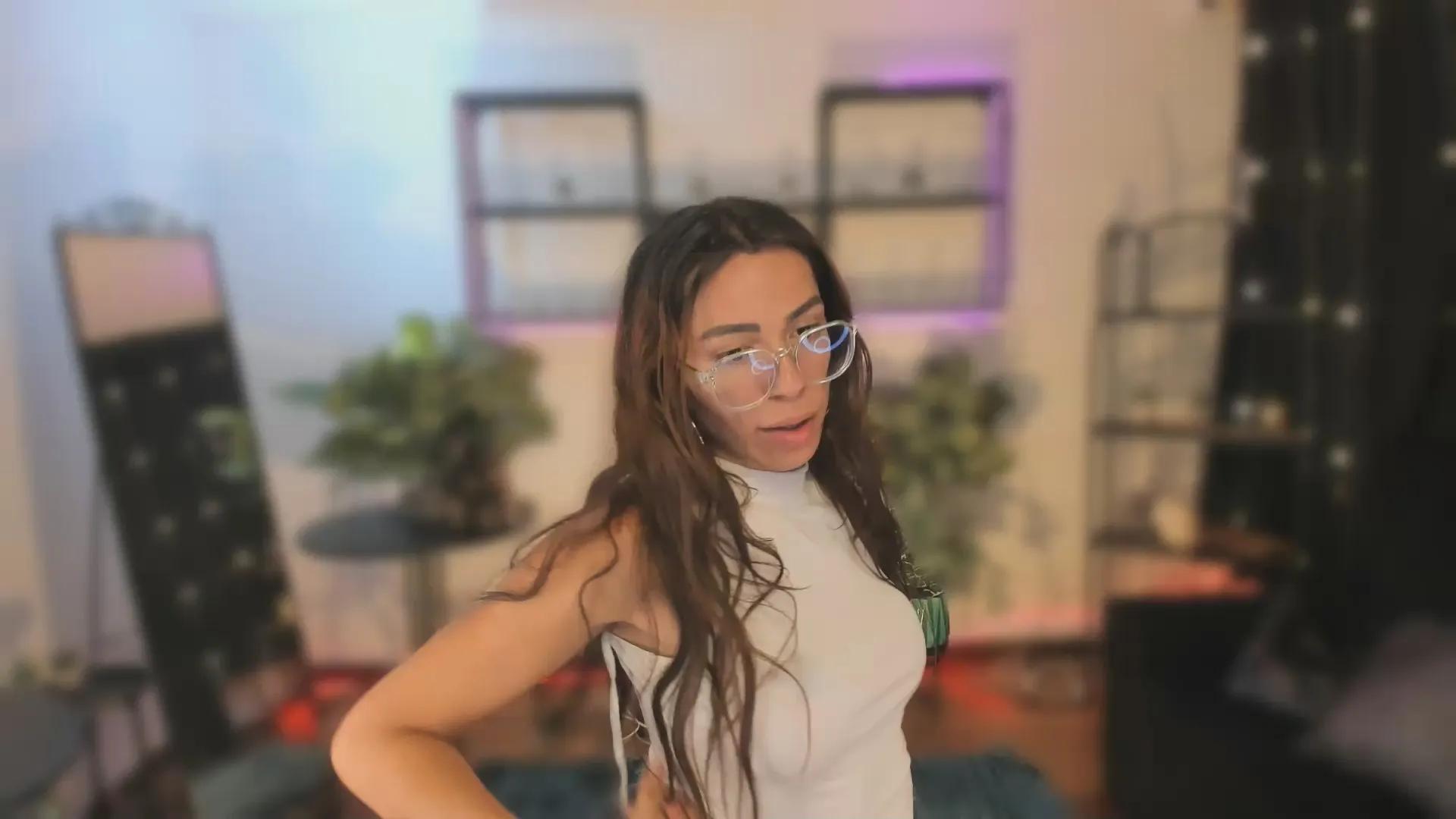 littleslutvhot on Cam4 