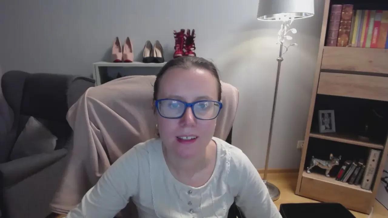 Lizzy_Femme on Cam4 