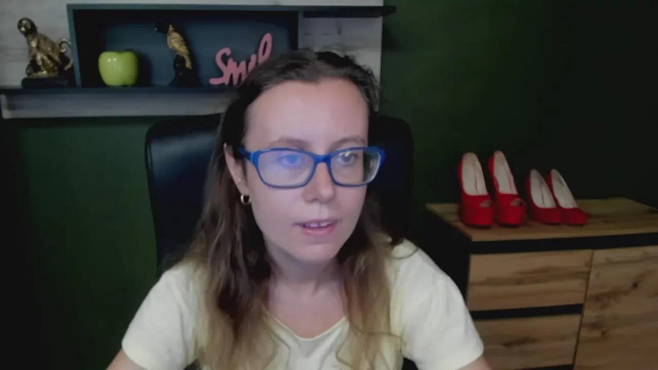 Lizzy_Femme on Cam4 
