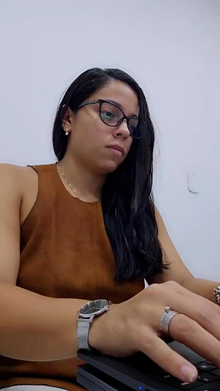 LollaBunny26 on Cam4 