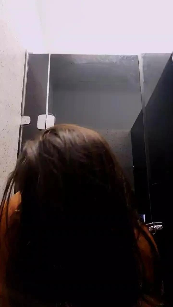 LollaBunny26 on Cam4 