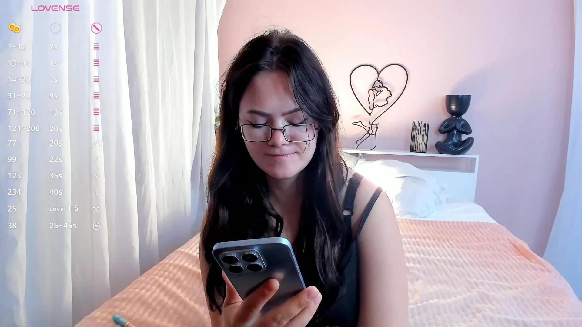 Lolly_Rolly on Cam4 