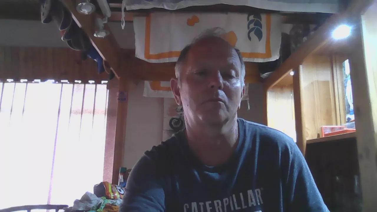 Offline loverman707 on Cam4