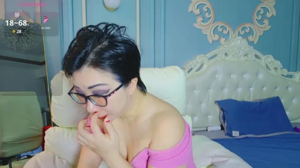 Offline LucianaME on Cam4