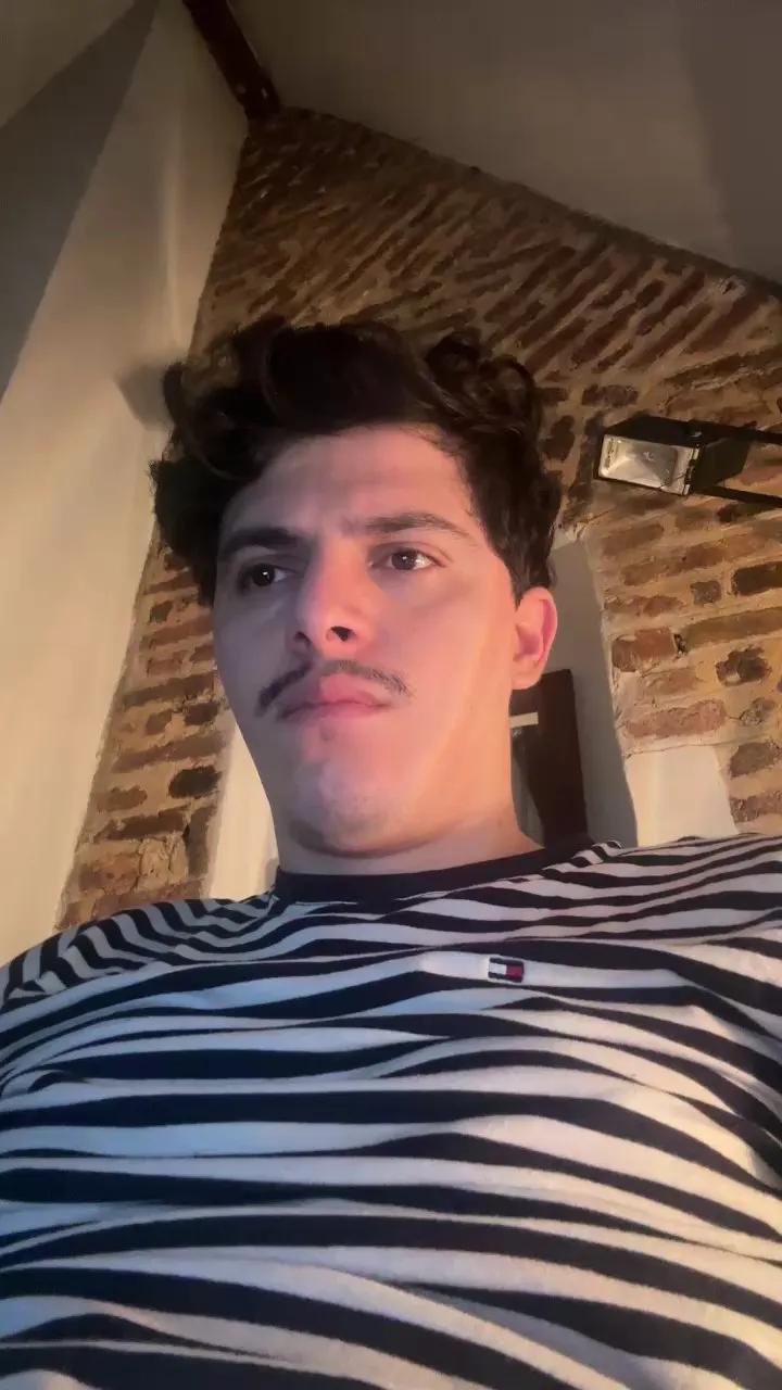 Maitrecesar75 on Cam4