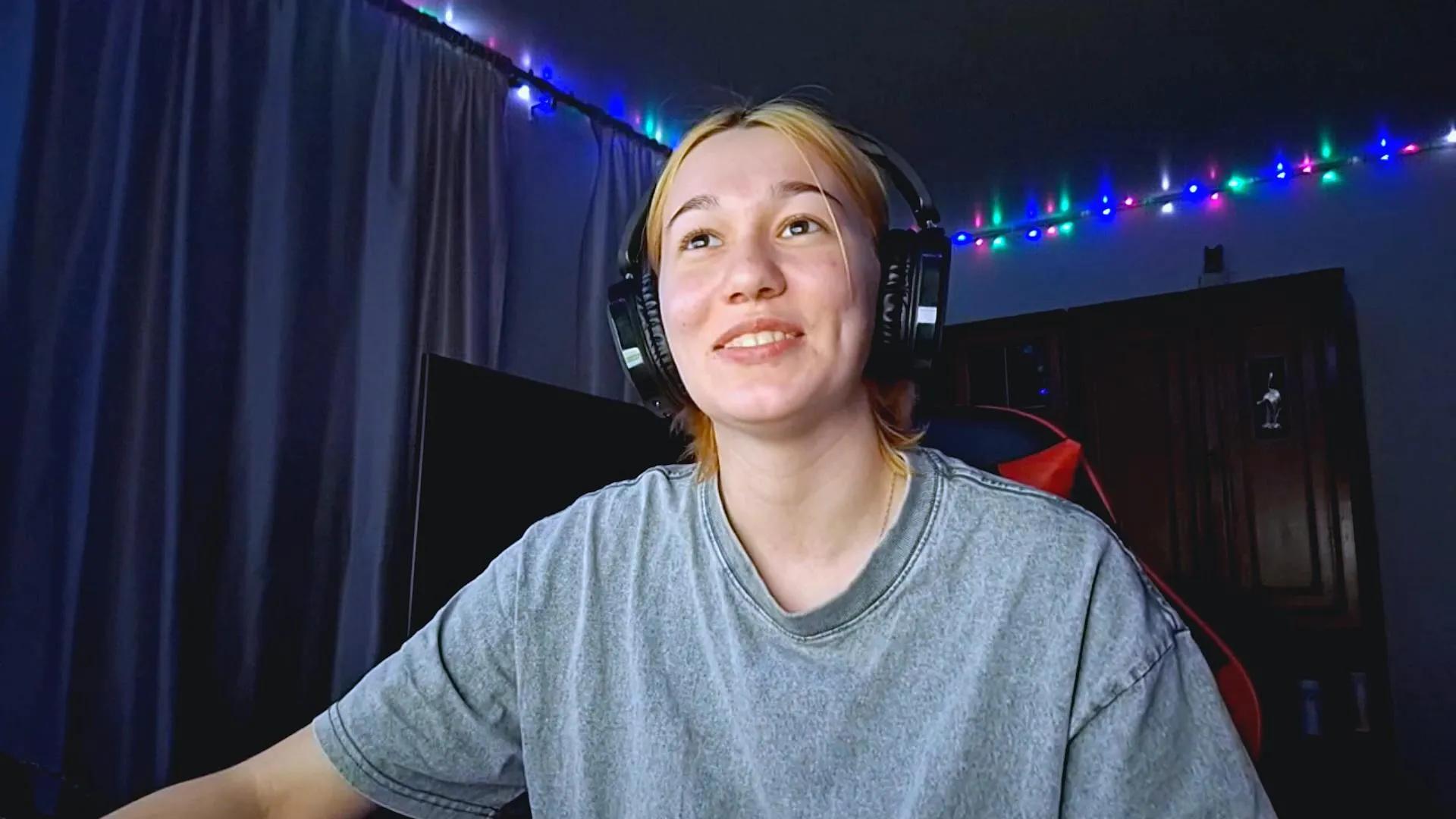 Offline MarioBondura on Cam4