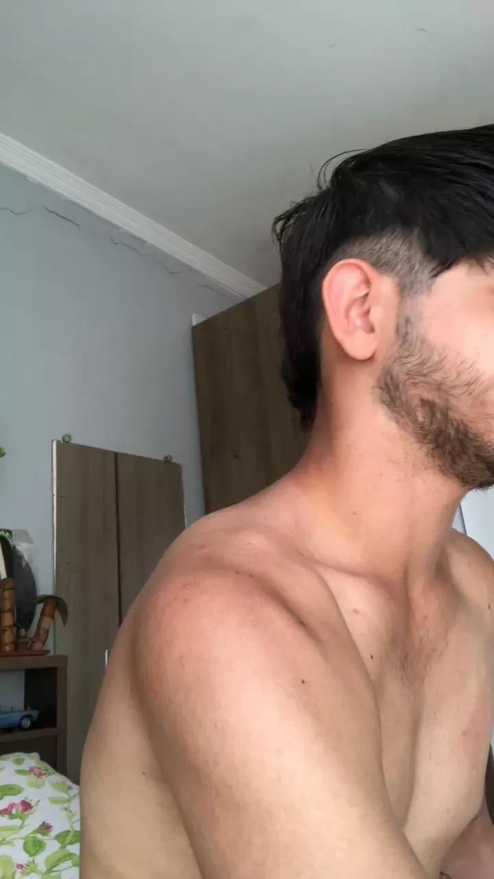 Offline Mauriciobueno20 on Cam4