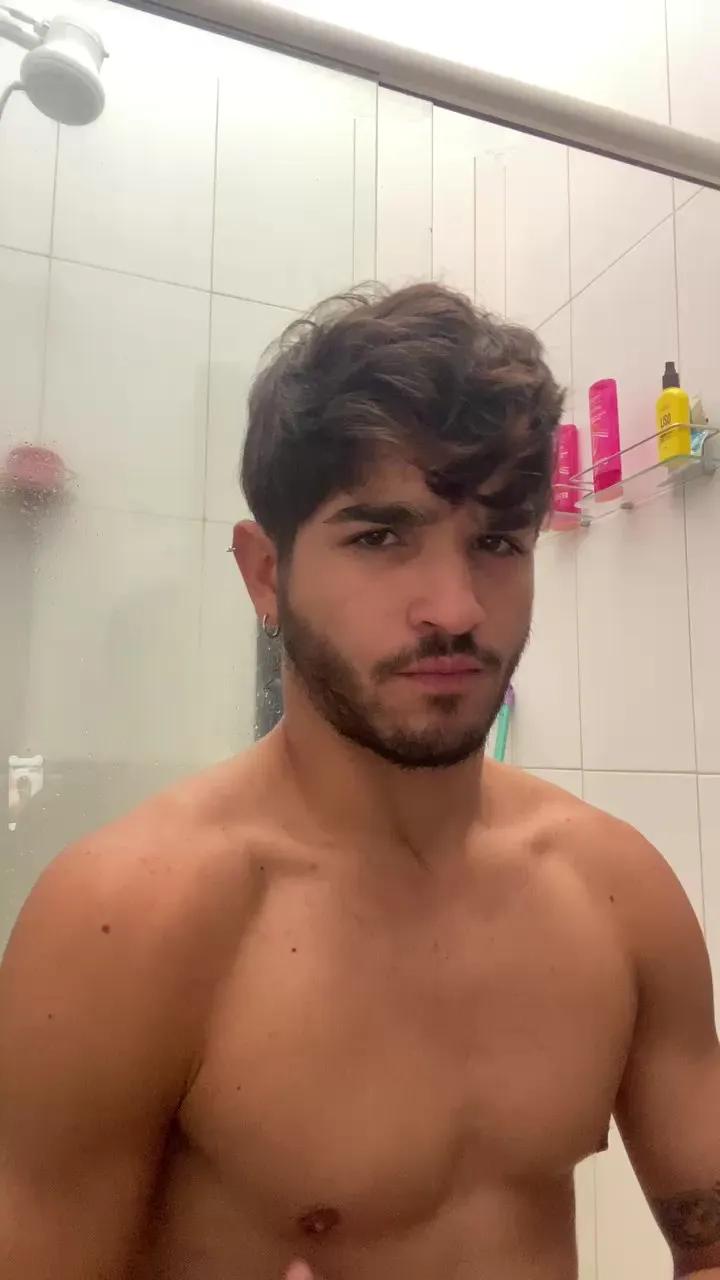 Offline Mauriciobueno20 on Cam4