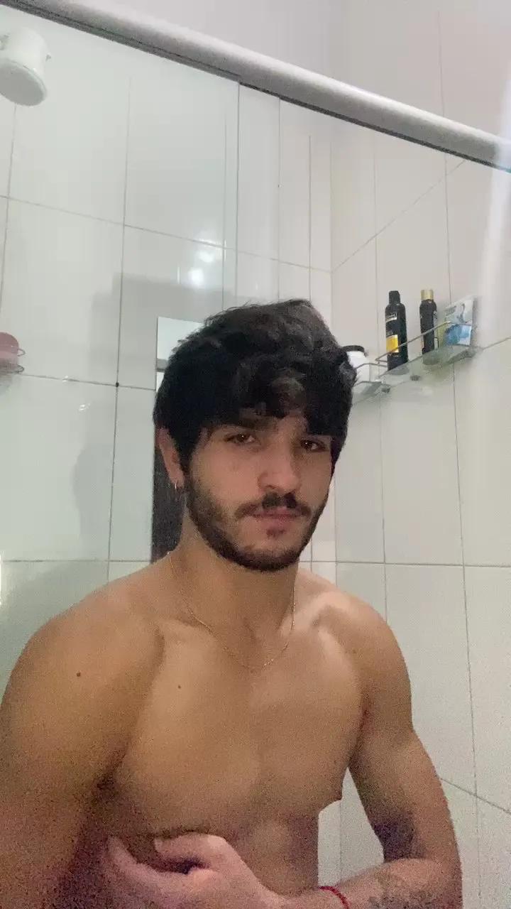 Offline Mauriciobueno20 on Cam4