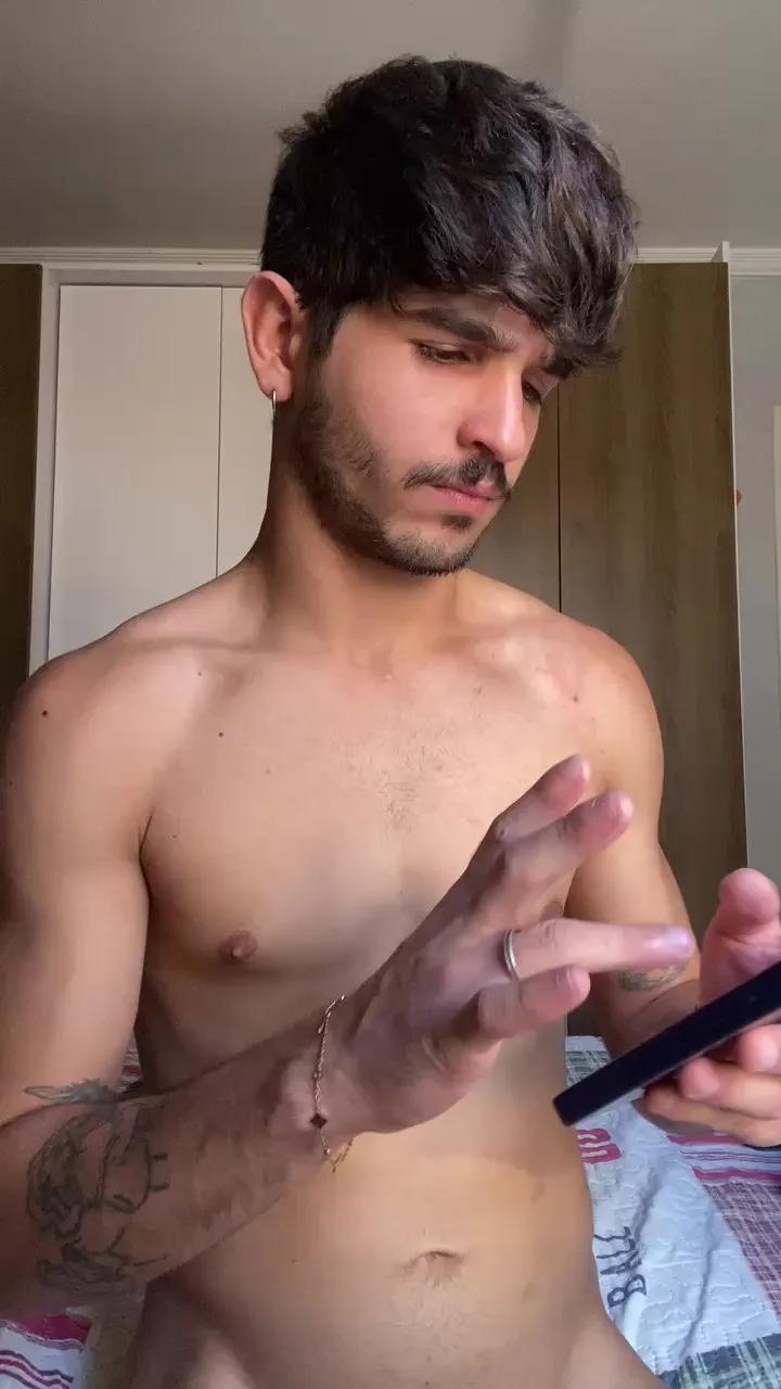 Offline Mauriciobueno20 on Cam4