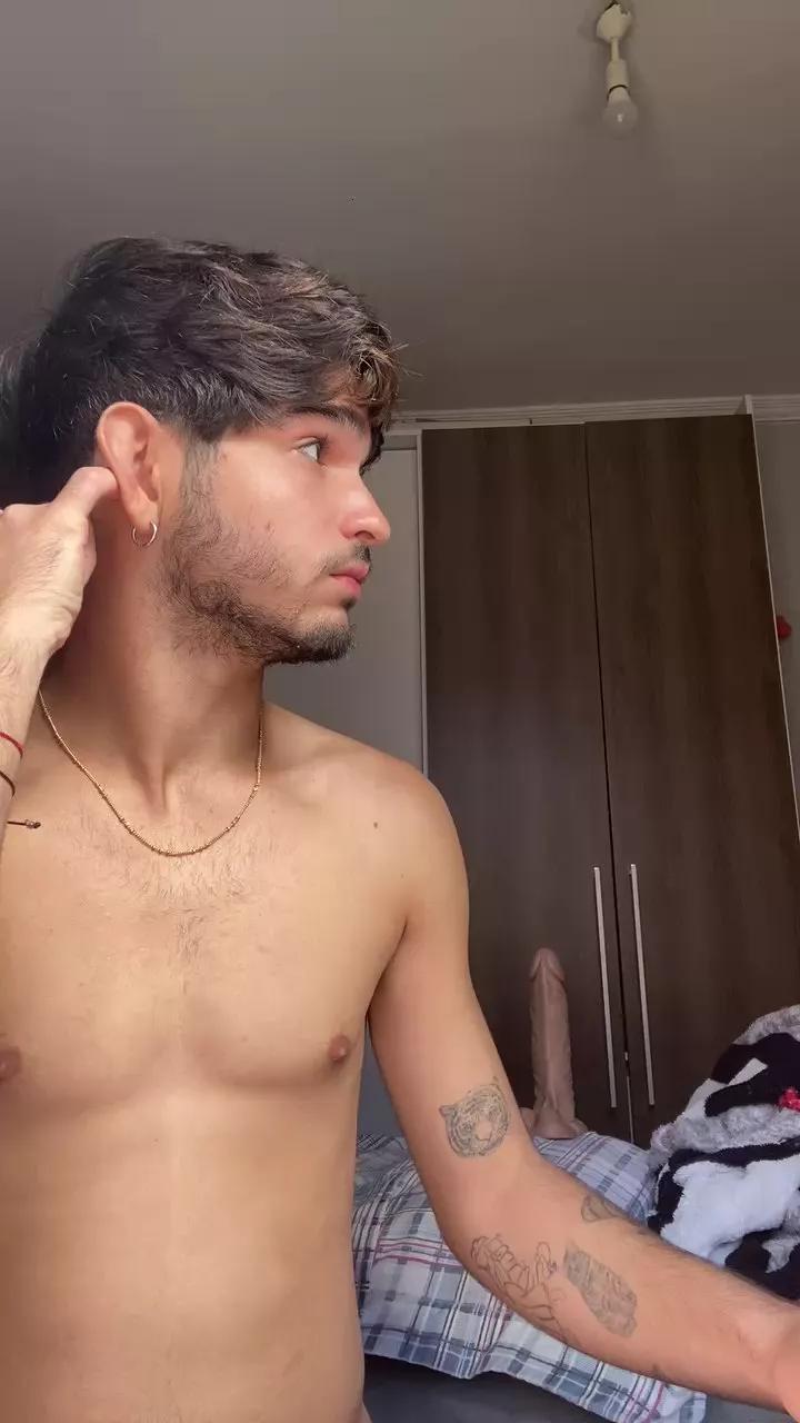 Offline Mauriciobueno20 on Cam4