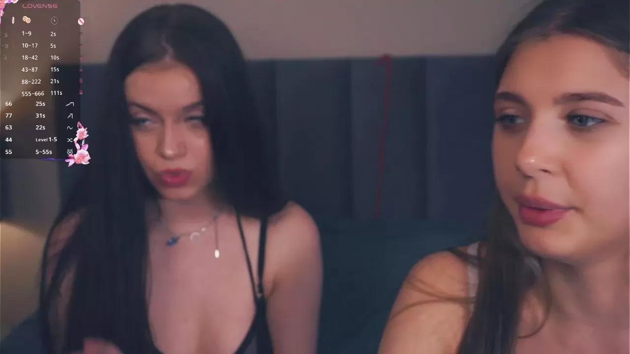 Offline MaxineDeman on Cam4