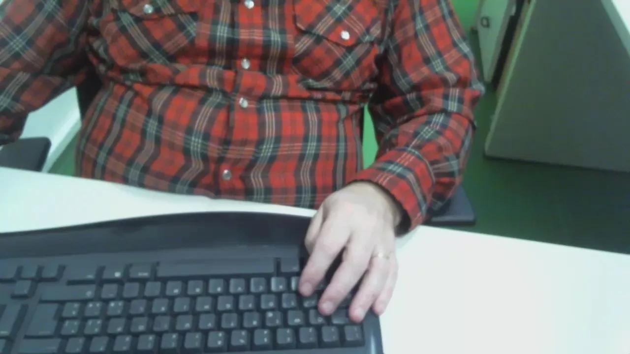 me__slave on Cam4 