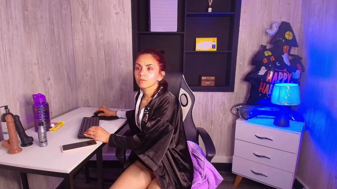 Offline Mia_Esposito2 on Cam4
