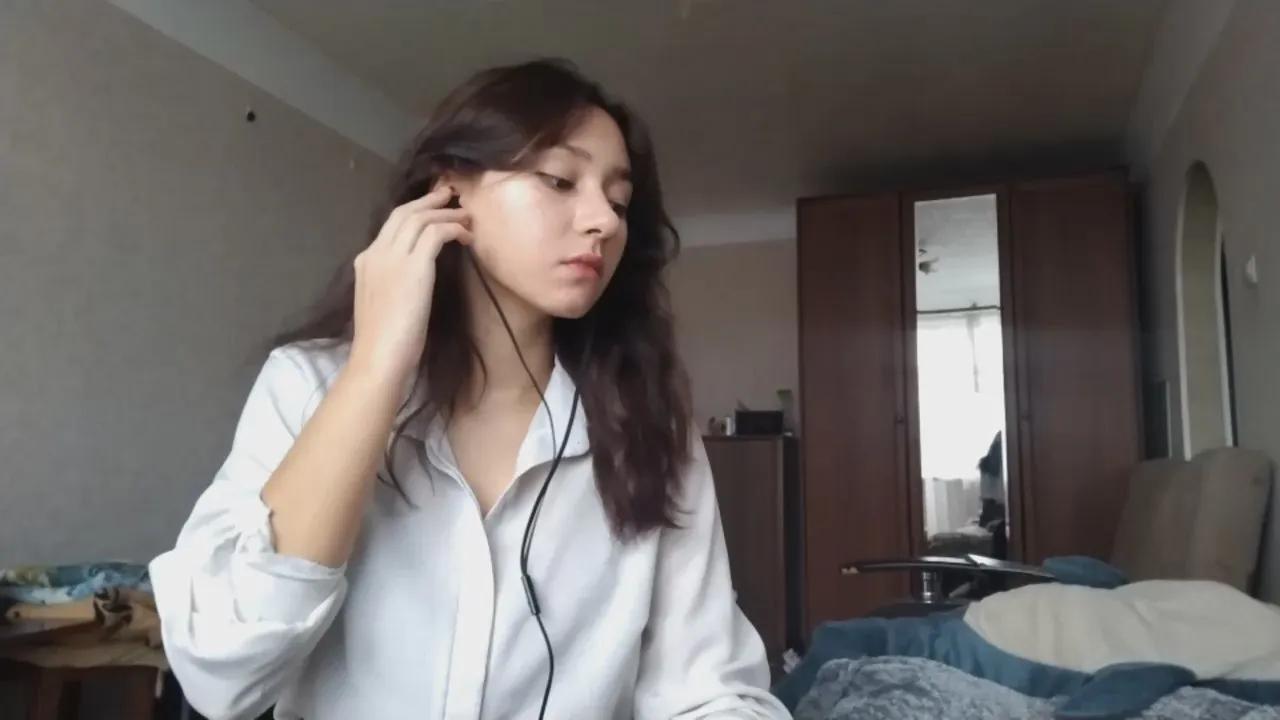 Offline MiaLovelyOne on Cam4