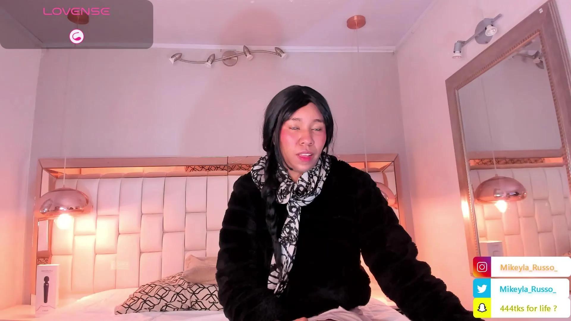 Offline Mikeyla_Russo_ on Cam4