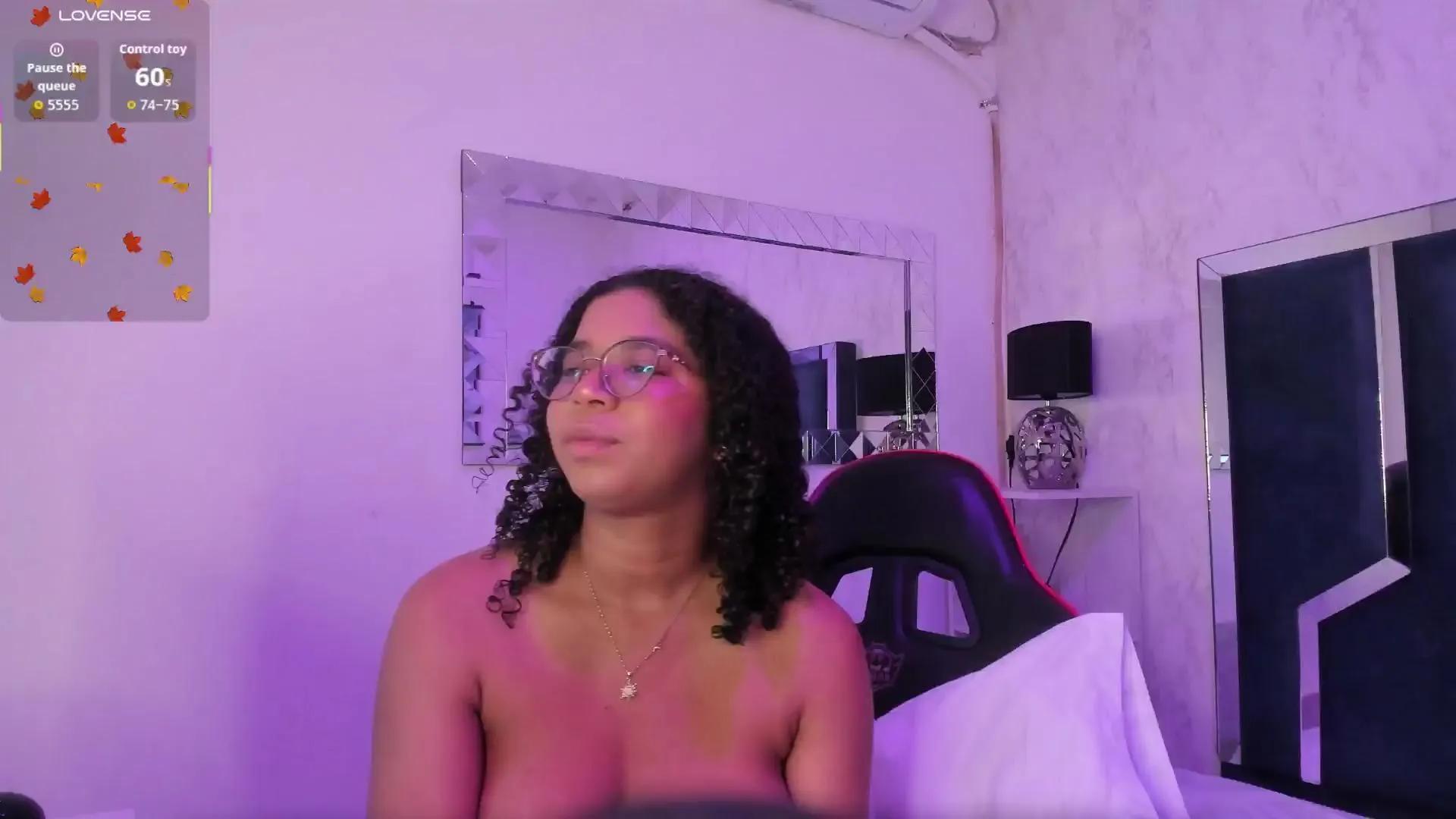 Offline MilaHall on Cam4