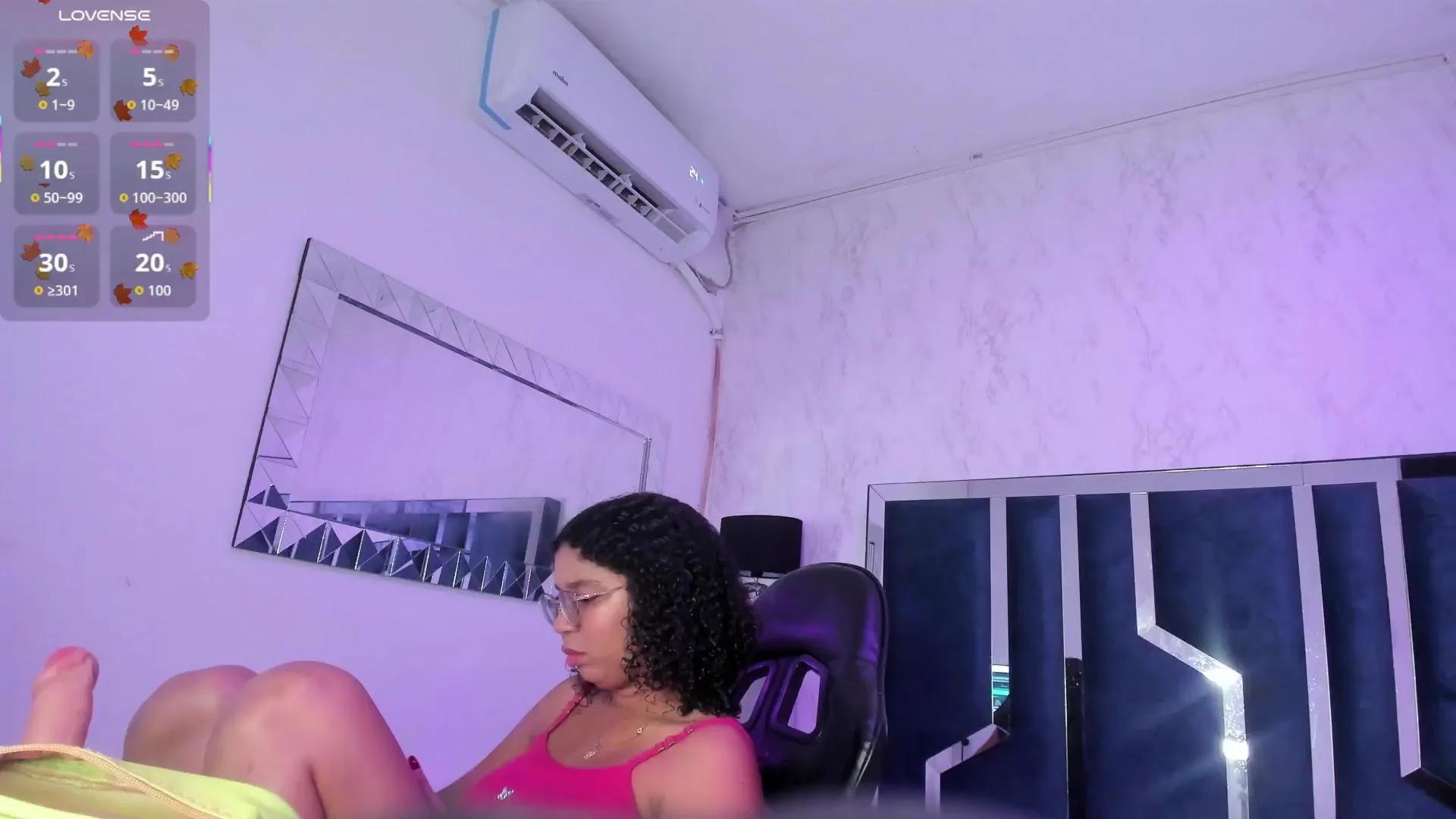 Offline MilaHall on Cam4