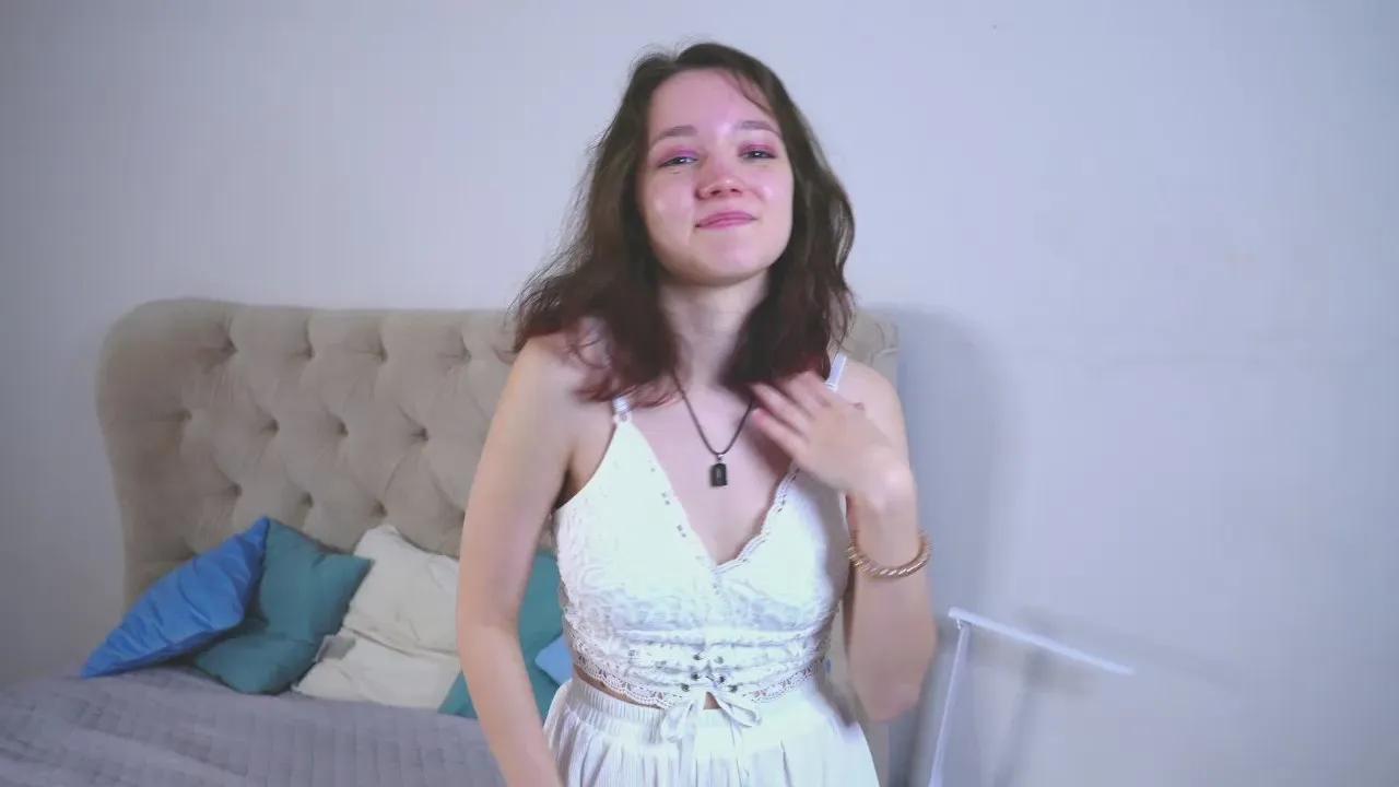 Offline MonserrateMax on Cam4