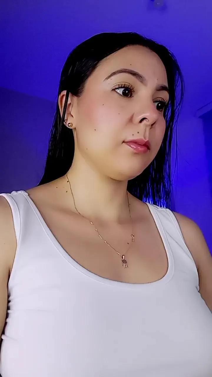 Offline MonyCat_ on Cam4