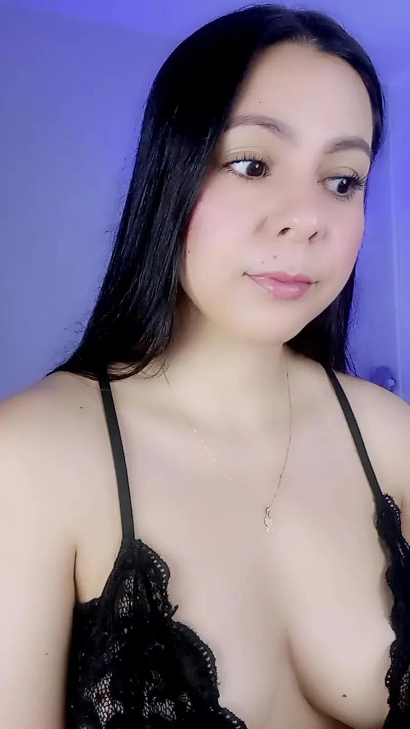 Offline MonyCat_ on Cam4