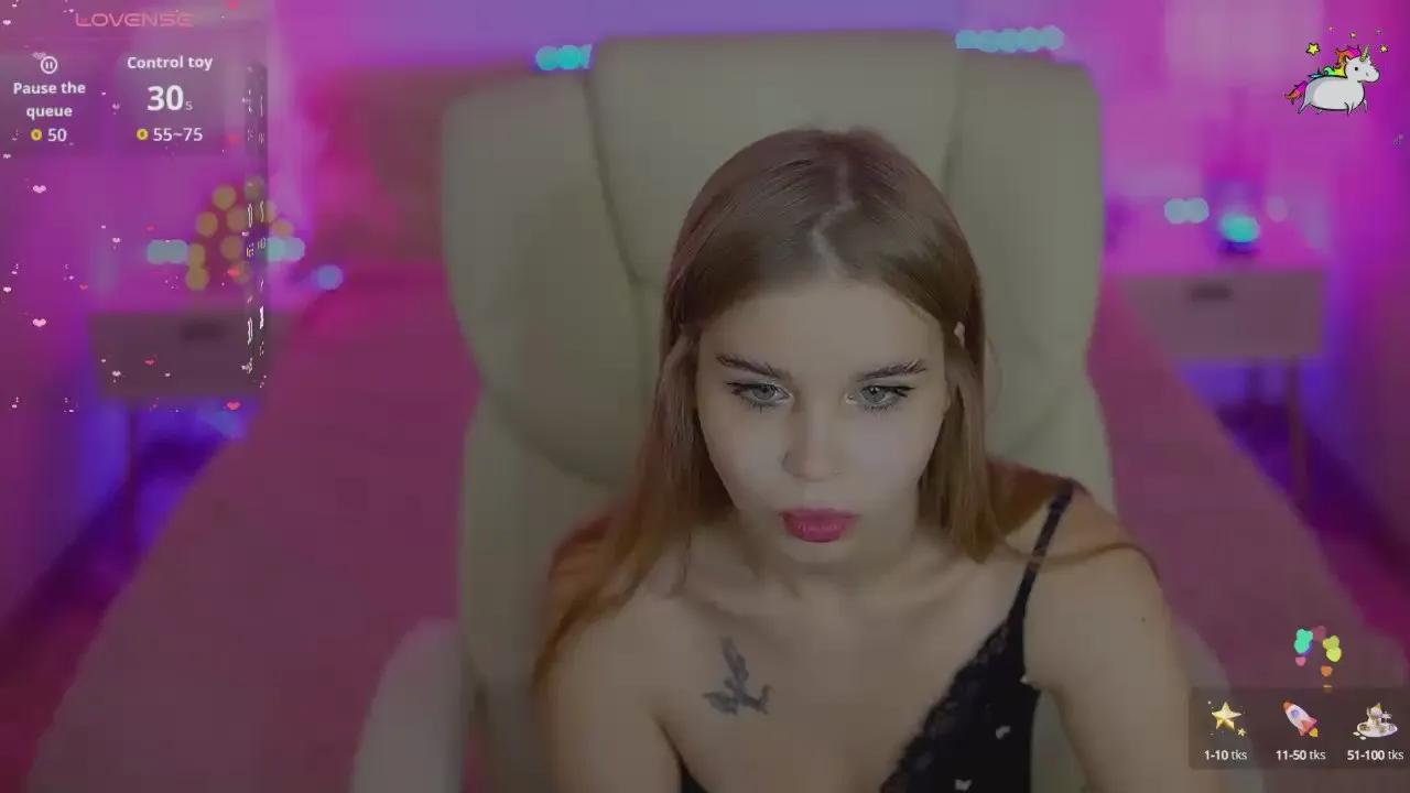 Offline MyLolaSky on Cam4