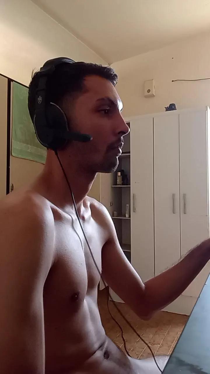 Offline napolitano231 on Cam4