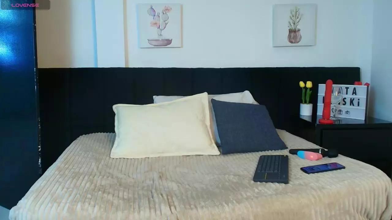 Natasha_Kinski on Cam4 