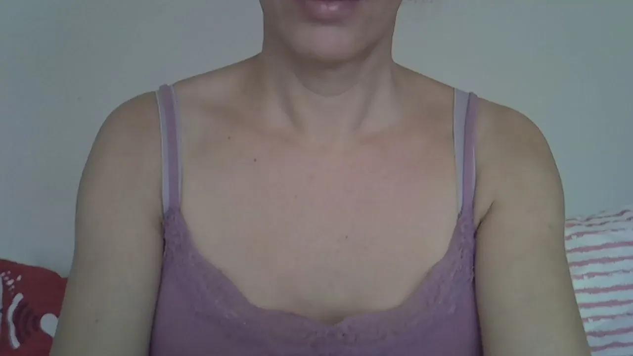 Offline naughtyxana on Cam4