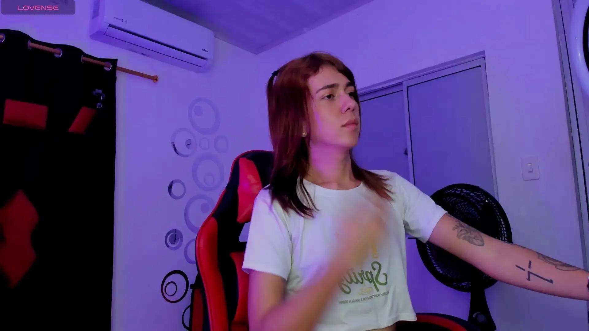 Offline Nicol_TransGirl on Cam4